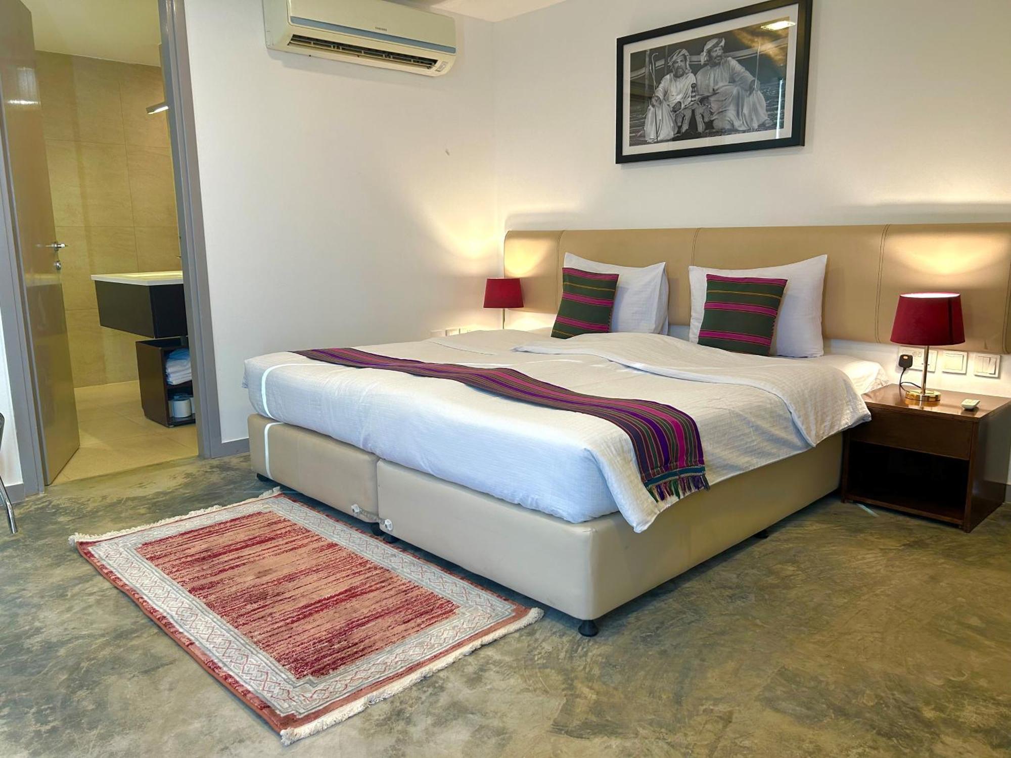 The View Hotel Al Ḩamrāʼ